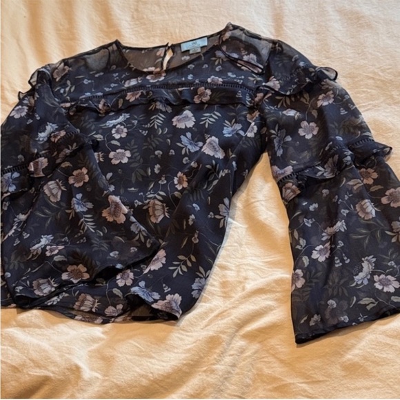 CeCe Tops - CeCe Black Floral Ruffle Bell-Sleeve Blouse